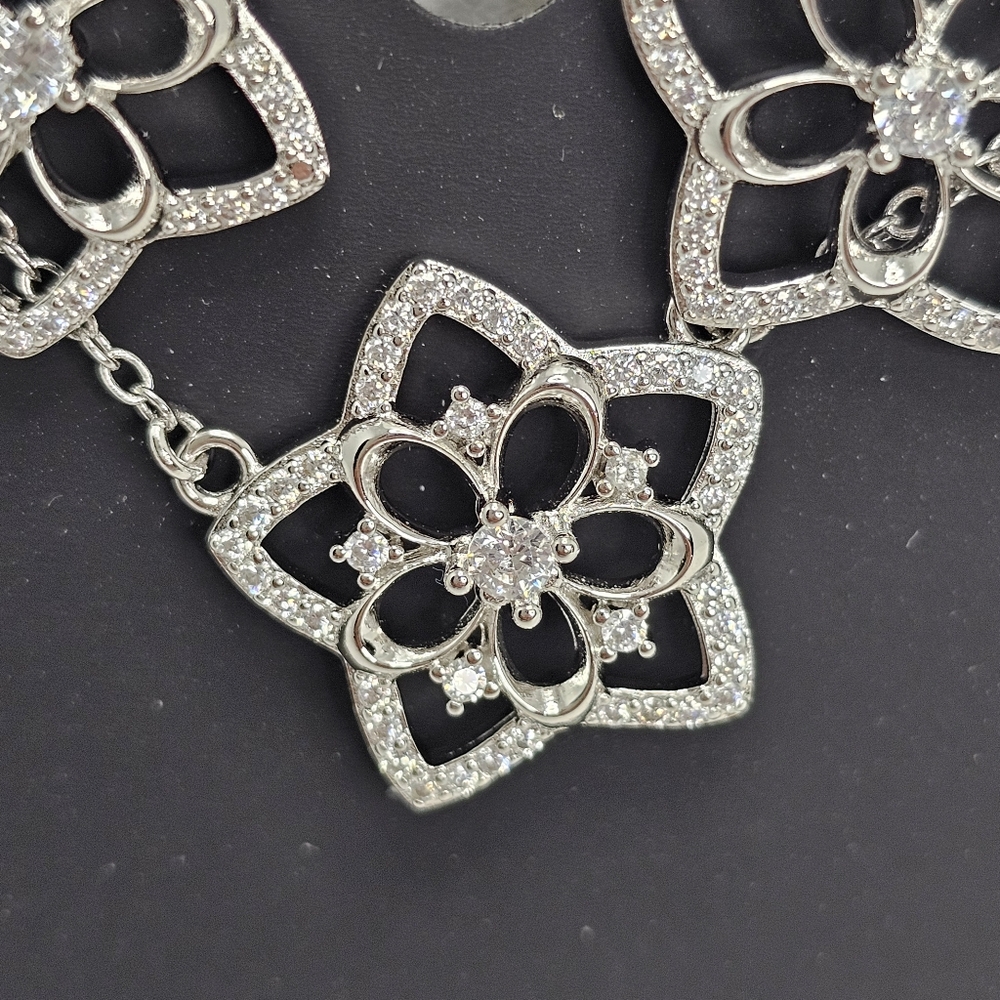 Coach Star Floral Pendant Necklace and Earrings Set New With Tags - Picture 6 of 7